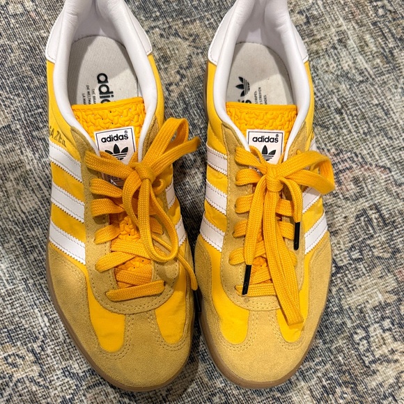 ADIDAS GAZELLE INDOOR Crew Yellow Cloud White Gold - Picture 2 of 5